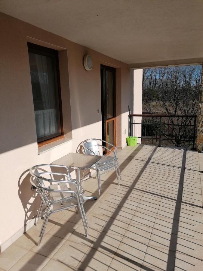Beatrix Apartments Buk Exterior photo