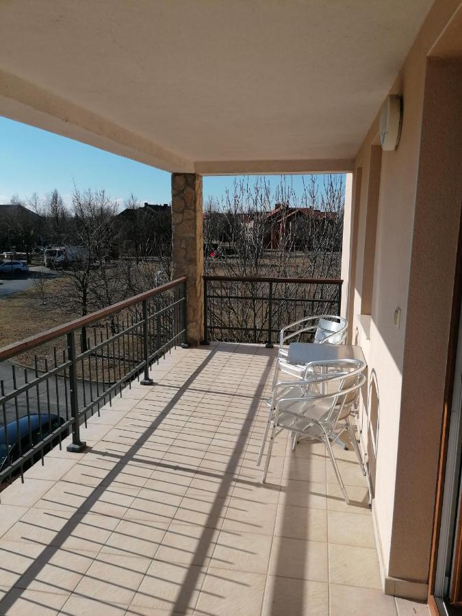 Beatrix Apartments Buk Exterior photo